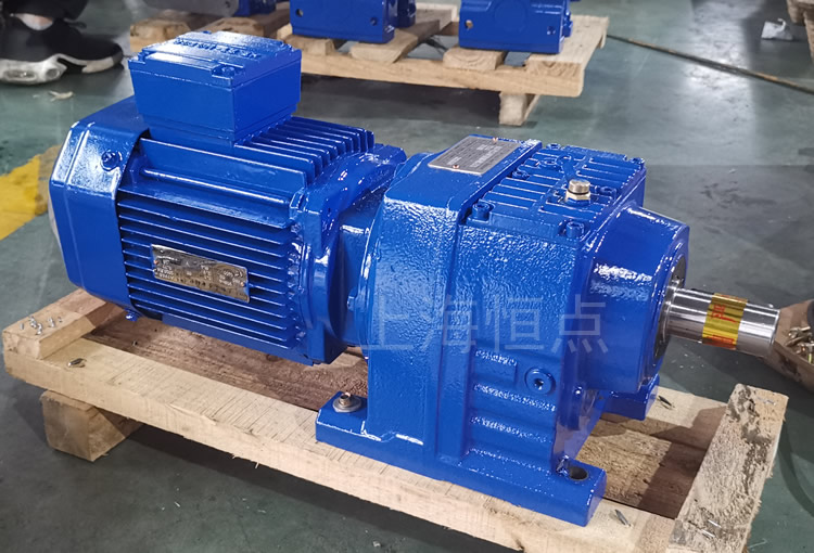 R47系列減速機配電機，藍色油漆實物照片