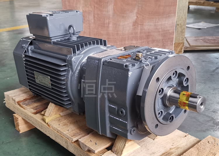 RF47系列減速機配直聯電機，立式安裝 輸出法蘭+軸 實物圖