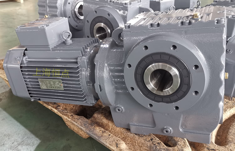 SA77系列減速機輸入配電機，輸出通孔，常用件實物圖